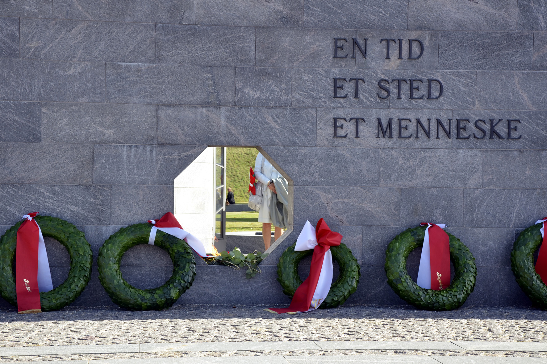 Time for reflection after the official wreath-laying ceremony at the Monument to Denmark’s International Effort since 1948, the Citadel in Copenhagen. Photo by Thomas Randrup Pedersen ©